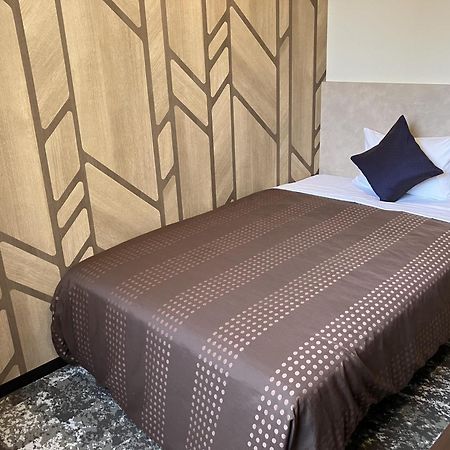 Hotel Livemax Budget ShinОсака Экстерьер фото