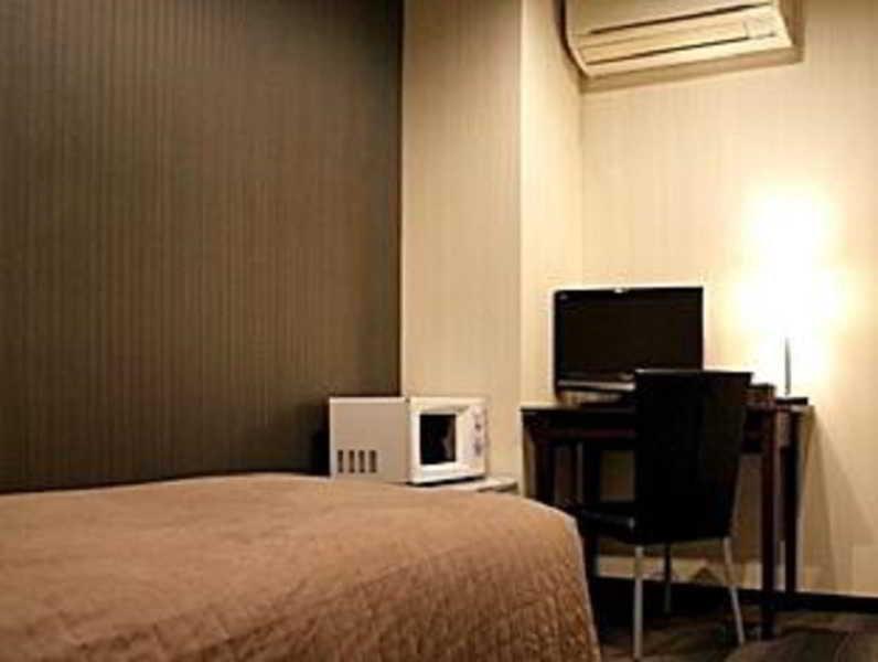Hotel Livemax Budget ShinОсака Экстерьер фото